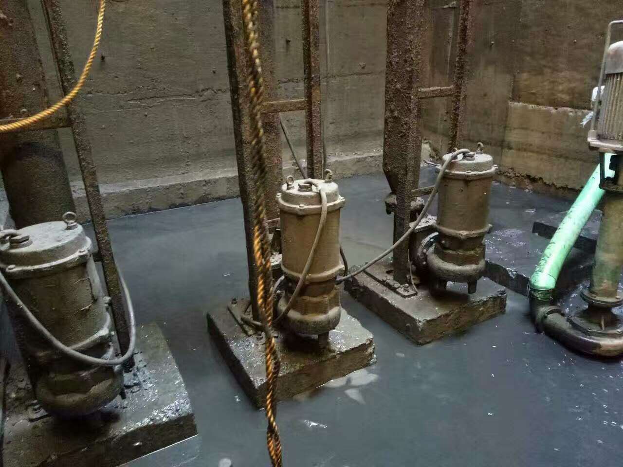 黎平污水池清理